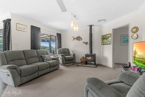 Photo of property in 5 Judd Road, Maungaturoto, 0520