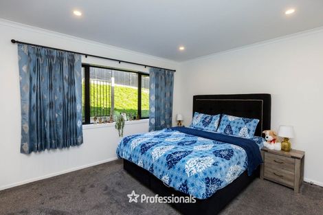 Photo of property in 3 Nikau Lane, Timberlea, Upper Hutt, 5018