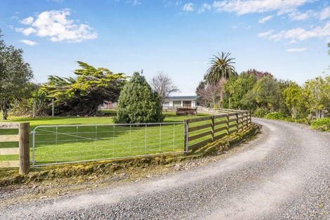 Photo of property in 244 Kawiu Road, Levin, 5510