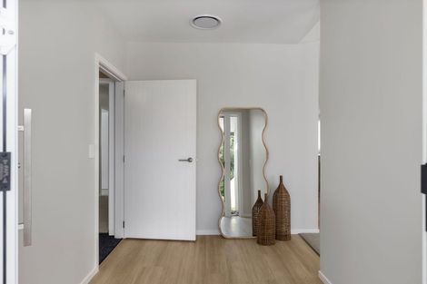 Photo of property in 44 Solitude Crescent, Kelvin Grove, 4470