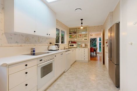 Photo of property in 48 Homewood Crescent, Karori, Wellington, 6012