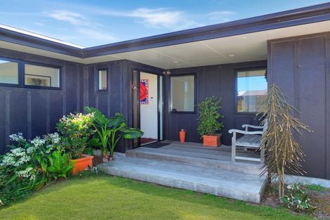 Photo of property in 9 Lakeview Drive, Foxton Beach, Foxton, 4815