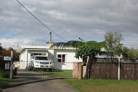Photo of property in 16 River Road, Te Atatu Peninsula, Auckland, 0610