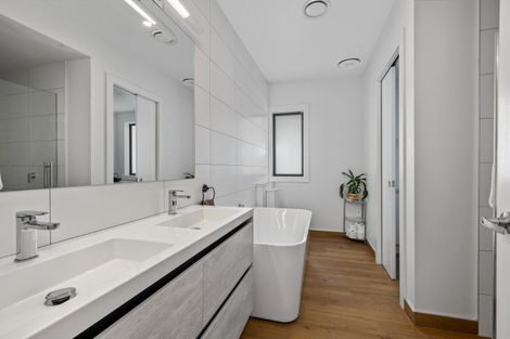 Photo of property in 39 Bayview Park Lane, Orewa, 0931