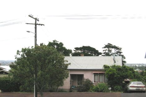 Photo of property in 43 Roberton Road, Avondale, Auckland, 1026