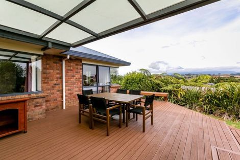 Photo of property in 10 Horizon Heights, Whalers Gate, New Plymouth, 4310