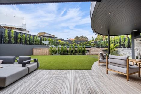 Photo of property in 98 Paritai Drive, Orakei, Auckland, 1071