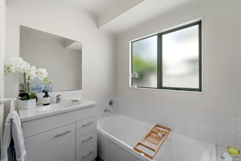 Photo of property in 110 Brightside Road, Stanmore Bay, Whangaparaoa, 0932