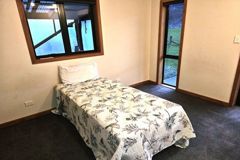 Photo of property in 72 Hotham Street, Murchison, 7007