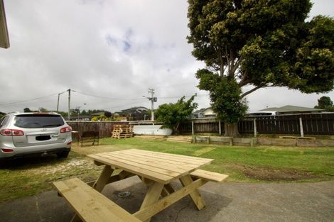 Photo of property in 15 Barrett Road, Whalers Gate, New Plymouth, 4310