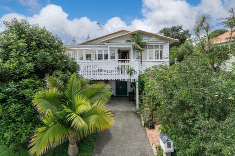 Photo of property in 24a Cautley Street, Stanley Point, Auckland, 0624