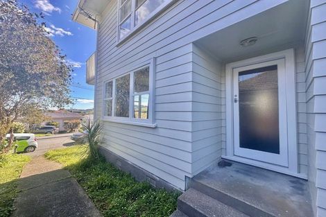 Photo of property in 21 Kahikatea Grove, Paparangi, Wellington, 6037