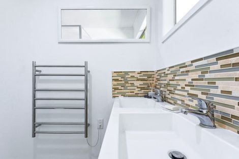 Photo of property in 14 Blundell Place, Chatswood, Auckland, 0626