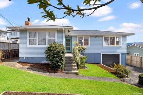 Photo of property in 87 Awaroa Road, Sunnyvale, Auckland, 0612