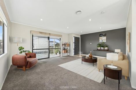 Photo of property in 70 De Quincey Terrace, Highland Park, Auckland, 2010