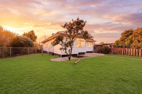 Photo of property in 22 Mcclintock Road, Massey, Auckland, 0614