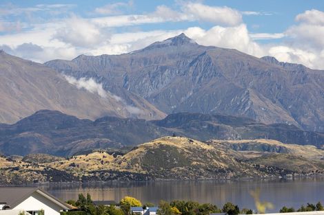 Photo of property in 5a Matrica Court, Wanaka, 9305