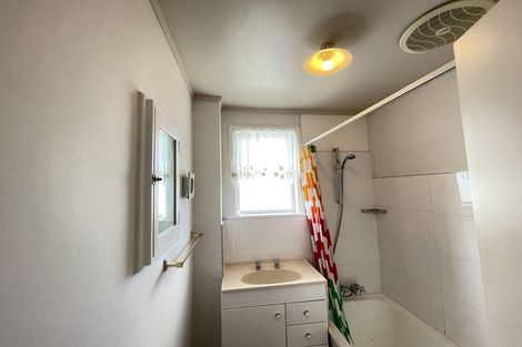 Photo of property in 6 Huxley Place, Glen Innes, Auckland, 1072