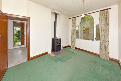 Photo of property in 16 Ripon Street, Lyttelton, 8082