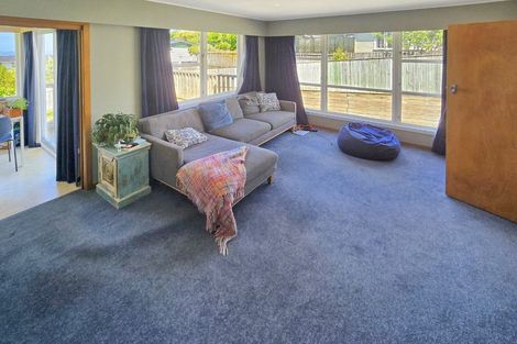 Photo of property in 16 Cypress Drive, Maungaraki, Lower Hutt, 5010