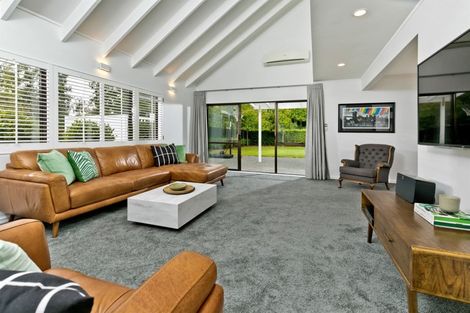 Photo of property in 1 Birchwood Grove, Greenhithe, Auckland, 0632