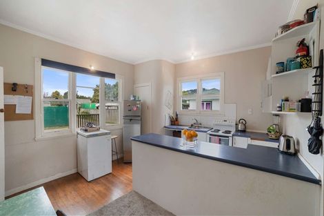 Photo of property in 17 De Lautour Road, Kaiti, Gisborne, 4010