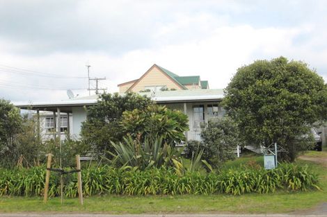 Photo of property in 127 Ocean Road, Whangamata, 3620