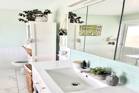 Photo of property in 35 Sears Road, Meeanee, Napier, 4183