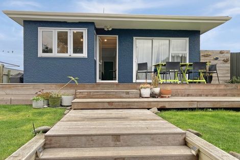 Photo of property in 32 Matai Street, Castlecliff, Whanganui, 4501