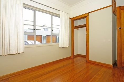 Photo of property in 104 Rongotai Road, Kilbirnie, Wellington, 6022