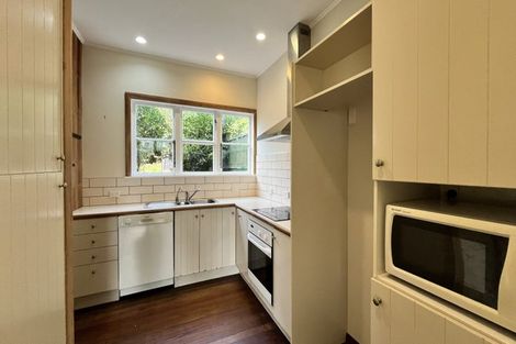 Photo of property in 18 Connolly Avenue, Mount Roskill, Auckland, 1041