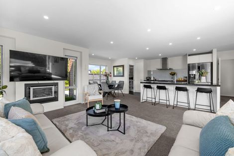 Photo of property in 10 Lakebridge Place, Parklands, Christchurch, 8083