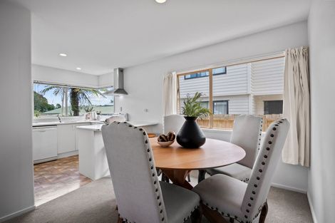 Photo of property in 1/14 Elliott Avenue, Bayview, Auckland, 0629