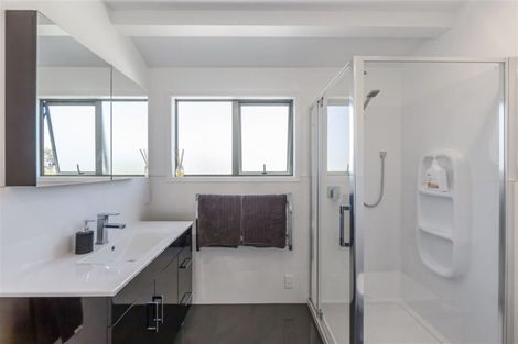 Photo of property in 2/287 Vipond Road, Stanmore Bay, Whangaparaoa, 0932