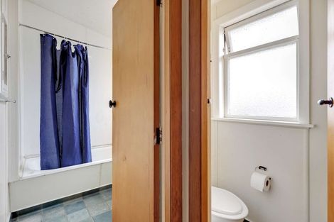 Photo of property in 4 Matipo Street, Castlecliff, Wanganui, 4501