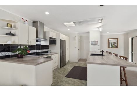 Photo of property in 3/12-20 Northcross Drive, Oteha, Auckland, 0632