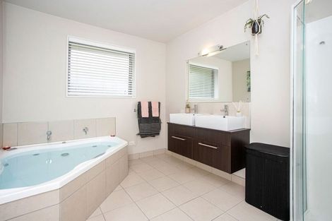 Photo of property in 28 Reka Street, Parklands, Christchurch, 8083