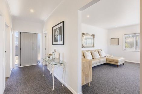 Photo of property in 11 Taradale Road, Marewa, Napier, 4110