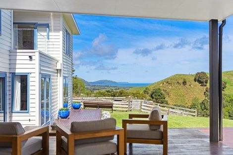 Photo of property in 105 Waterfall Road, Paraparaumu, 5032