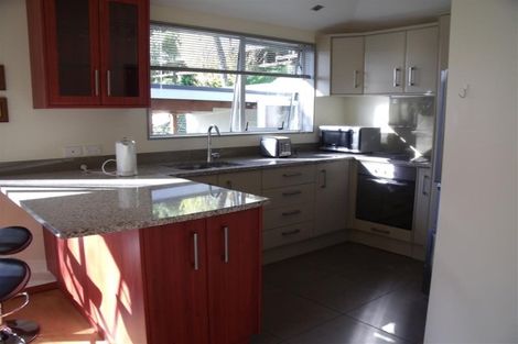 Photo of property in 98a Normandale Road, Normandale, Lower Hutt, 5010