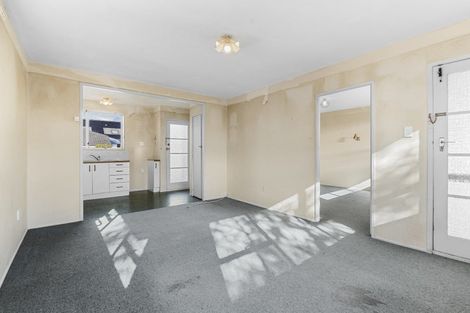 Photo of property in 2/50 Paynters Avenue, Strandon, New Plymouth, 4312