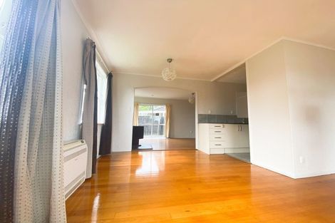 Photo of property in 13 Helga Crescent, Te Atatu Peninsula, Auckland, 0610