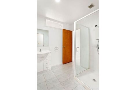 Photo of property in 23 Centorian Drive, Windsor Park, Auckland, 0632