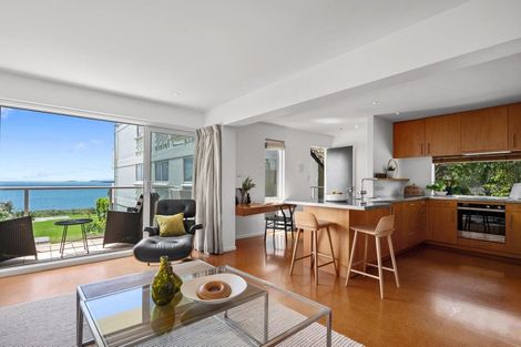 Photo of property in 2/21 Clifton Road, Hauraki, Auckland, 0622