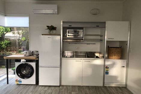 Photo of property in 24 Pacific Parade, Army Bay, Whangaparaoa, 0930