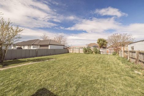 Photo of property in 216 Wainoni Road, Avondale, Christchurch, 8061