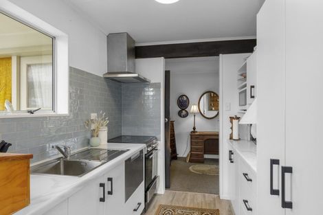 Photo of property in 298 Wellington Road, Wainuiomata, Lower Hutt, 5014