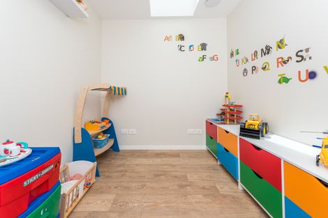 Photo of property in 6 Lockyer Road, Kumeu, 0810