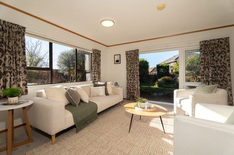 Photo of property in 8 Maywood Grove, Churton Park, Wellington, 6037