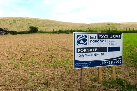 Photo of property in 14-20 Sunset Drive, Baylys Beach, 0377